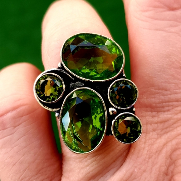 ***Sale*** New Peridot 925 Silver Statement Ring. - Picture 1 of 8